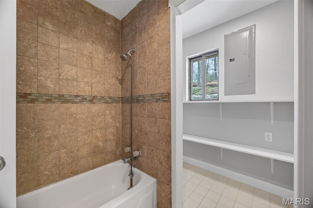 HURRICANE DECK NO 3 - Residential