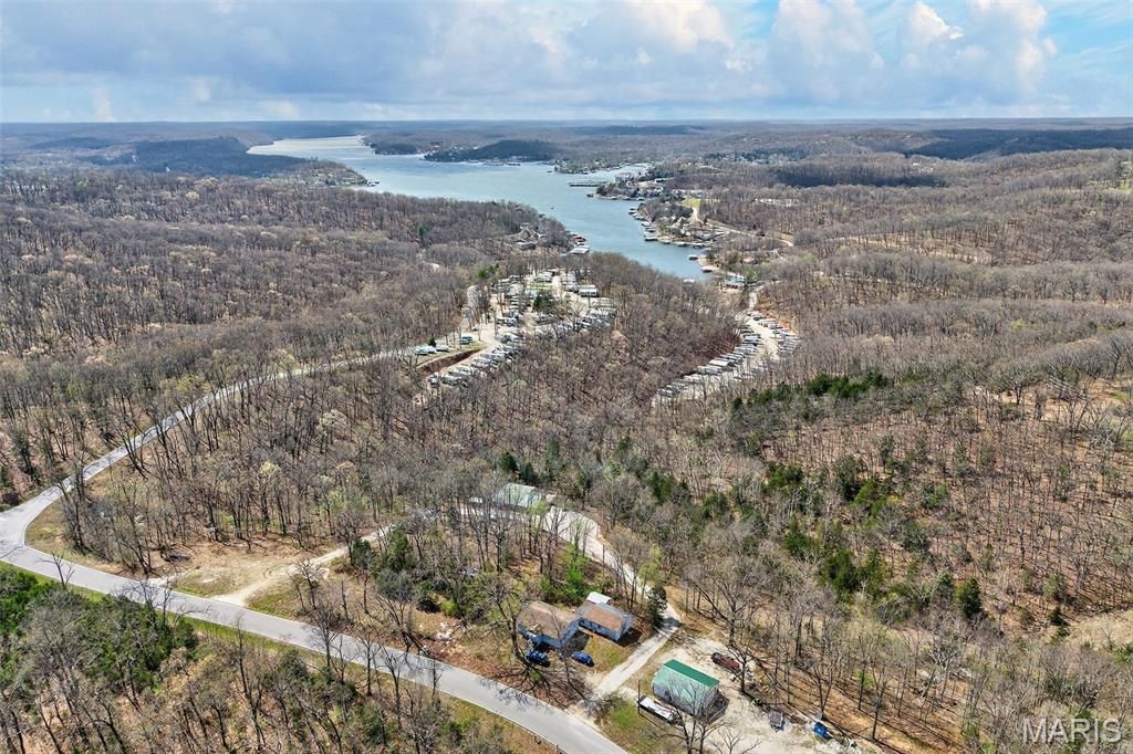 Photo of 89 Singing Oaks Drive, Sunrise Beach, MO 65079 (MLS # 26019627)