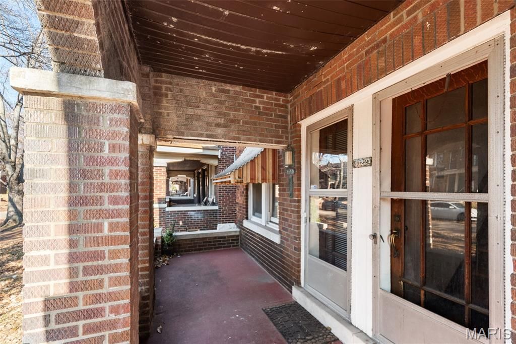 Photo of 4022 Hydraulic Avenue, St Louis, MO 63116 (MLS # 25064847)