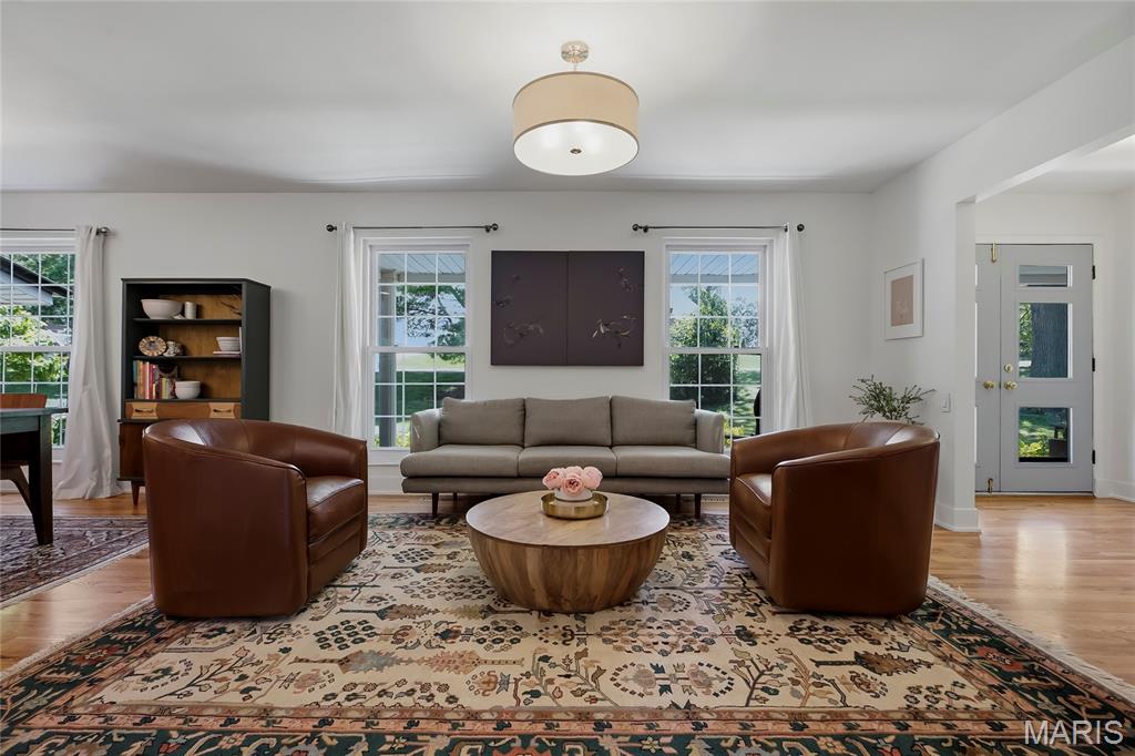 9333 Lincoln Drive