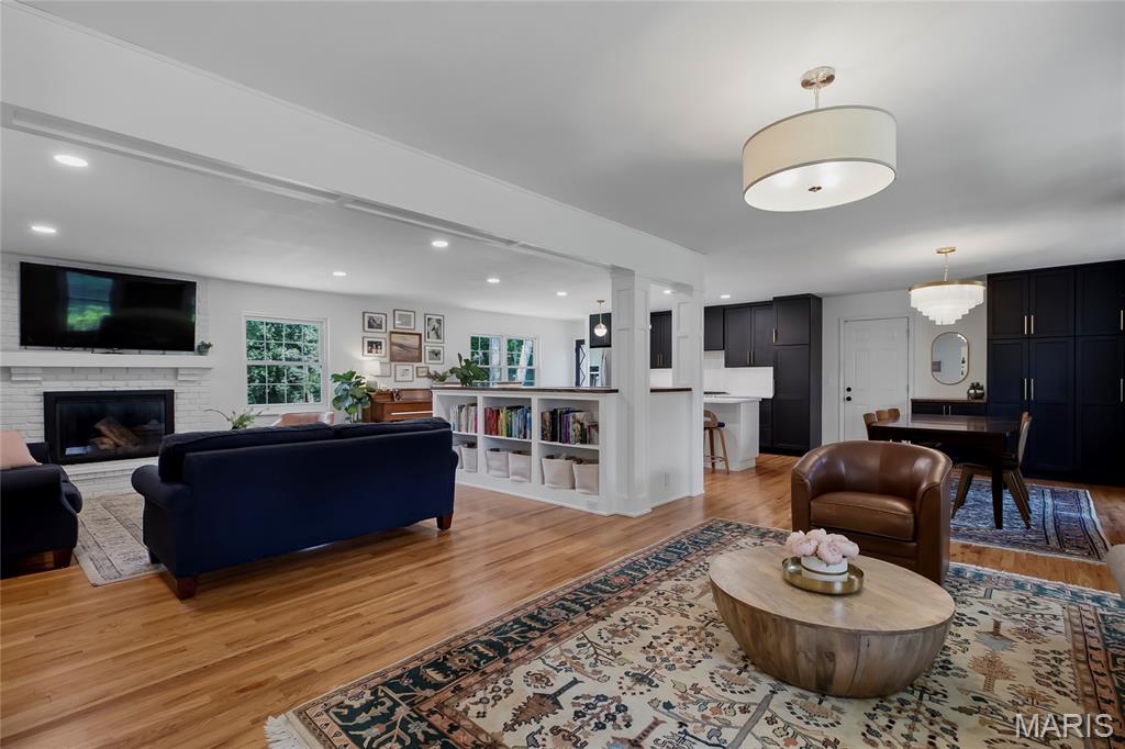 9333 Lincoln Drive