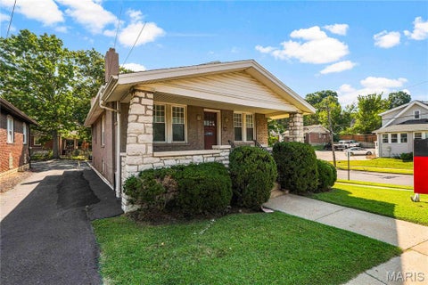 Tiny photo for 1526 S Big Bend Boulevard, Richmond Heights, MO 63117 (MLS # 26059041)