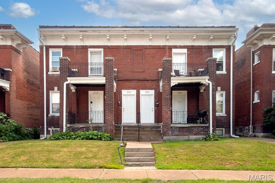 Here's an opportunity to own a 4 plex with a 9% cap rate, 11.43% Proforma, and owner occupy opportunity as well!   Positioned on a quiet street that dead ends to a park overlooking the Mississippi, convenient to Highway 55 and right in the heart of Carondelet.   If that's not enough, its just had sewer lateral work completed, and a new roof in 2025.  The building is fully occupied and so please do not disturb the tenants, showings can take place with an accepted contract.  Seller is not interested in seller financing, sub to or trust based offers but welcomes your traditional lending or cash based offers.