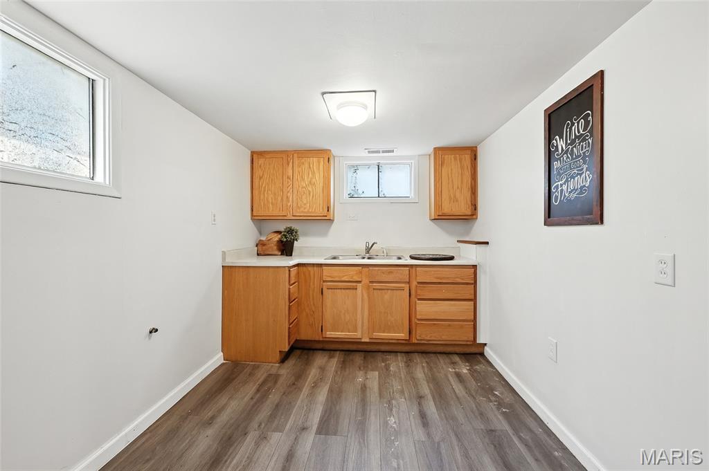 St Louis, Missouri 63114, United States, 3 Bedrooms Bedrooms, ,2 BathroomsBathrooms,Residential,Pending,189908