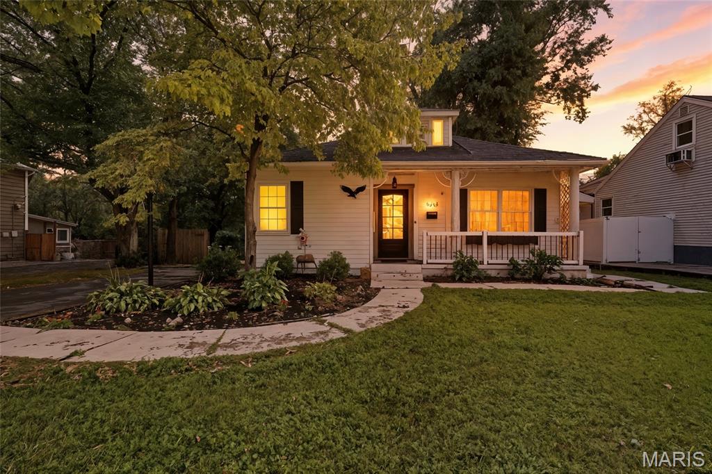 St Louis, Missouri 63114, United States, 3 Bedrooms Bedrooms, ,2 BathroomsBathrooms,Residential,Pending,189908