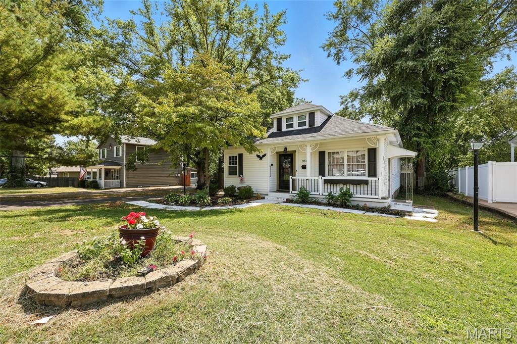 St Louis, Missouri 63114, United States, 3 Bedrooms Bedrooms, ,2 BathroomsBathrooms,Residential,Pending,189908