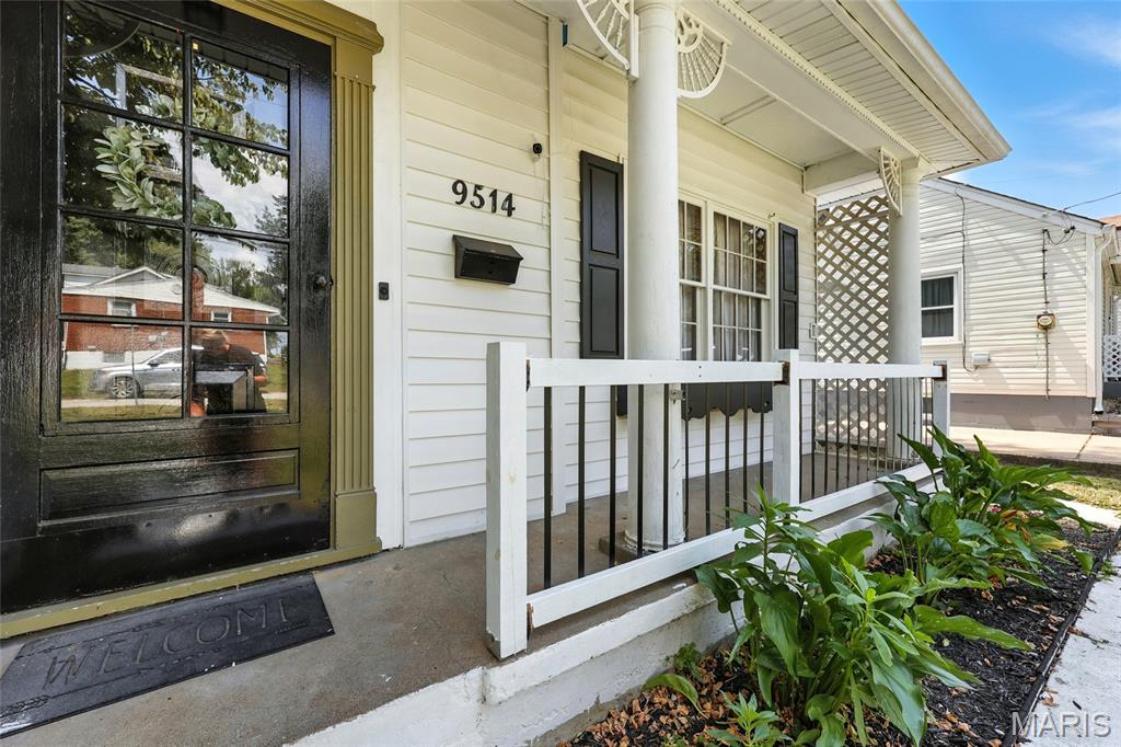 St Louis, Missouri 63114, United States, 3 Bedrooms Bedrooms, ,2 BathroomsBathrooms,Residential,Pending,189908