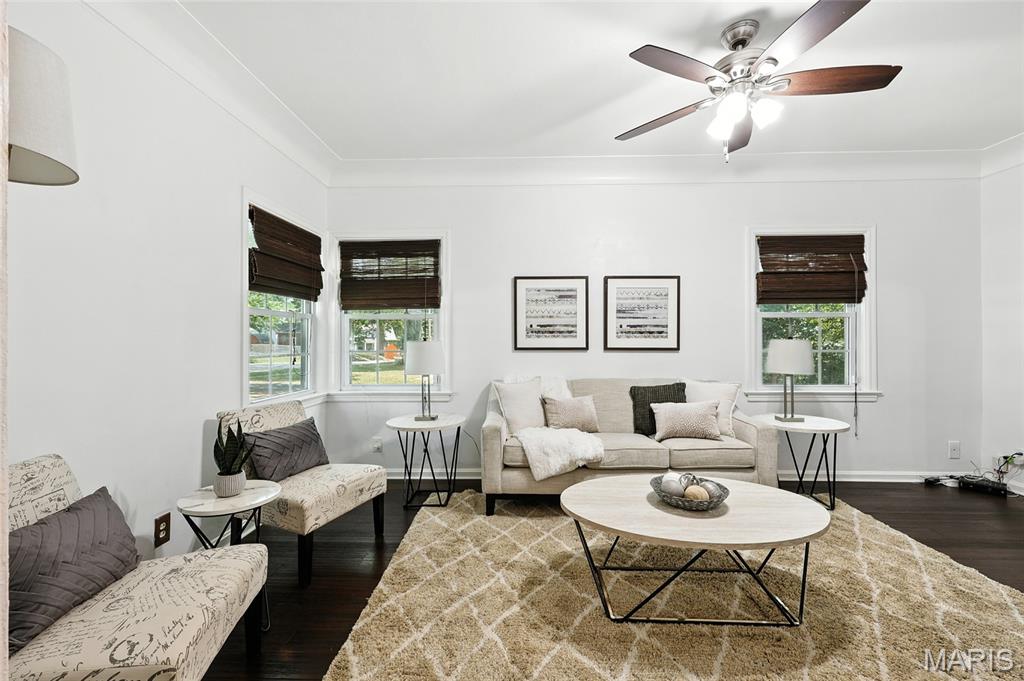 St Louis, Missouri 63114, United States, 3 Bedrooms Bedrooms, ,2 BathroomsBathrooms,Residential,Pending,189908