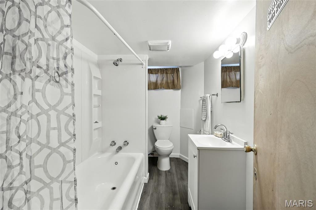 St Louis, Missouri 63114, United States, 3 Bedrooms Bedrooms, ,2 BathroomsBathrooms,Residential,Pending,189908