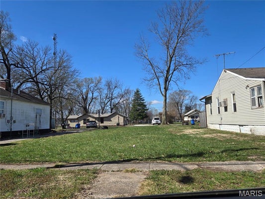 330 S PENCE ST, EAST ALTON, IL 62024 - Image dfbb32a754f5f61d9ac674f9bb797e07/896196372