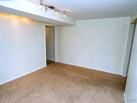 Tiny photo for 1003 Nobleman Drive, Creve Coeur, MO 63146 (MLS # 26029264)