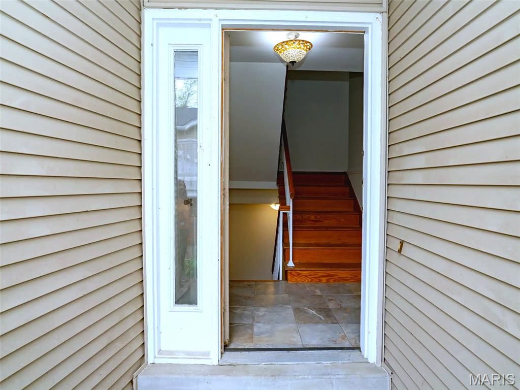 Photo of 1003 Nobleman Drive, Creve Coeur, MO 63146 (MLS # 26029264)