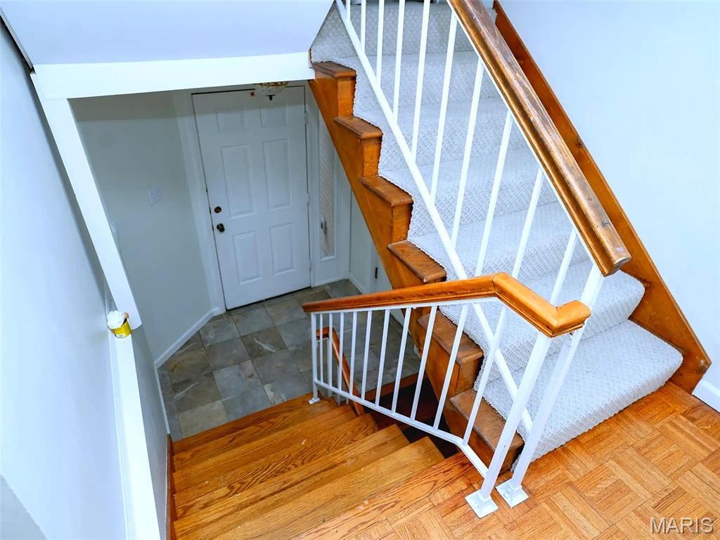 Photo of 1003 Nobleman Drive, Creve Coeur, MO 63146 (MLS # 26029264)