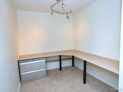 Tiny photo for 1003 Nobleman Drive, Creve Coeur, MO 63146 (MLS # 26029264)