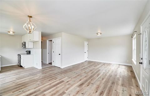 Tiny photo for 281 West Avenue, Winfield, MO 63389 (MLS # 25055442)
