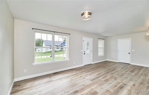 Tiny photo for 281 West Avenue, Winfield, MO 63389 (MLS # 25055442)