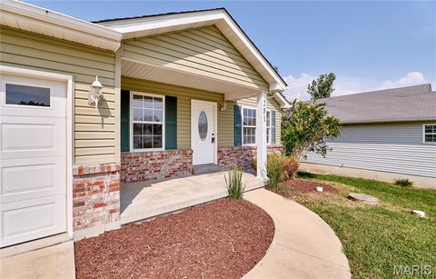Tiny photo for 281 West Avenue, Winfield, MO 63389 (MLS # 25055442)