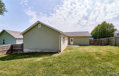 Tiny photo for 281 West Avenue, Winfield, MO 63389 (MLS # 25055442)