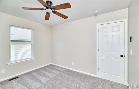 Tiny photo for 281 West Avenue, Winfield, MO 63389 (MLS # 25055442)