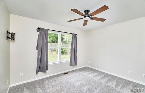 Tiny photo for 281 West Avenue, Winfield, MO 63389 (MLS # 25055442)