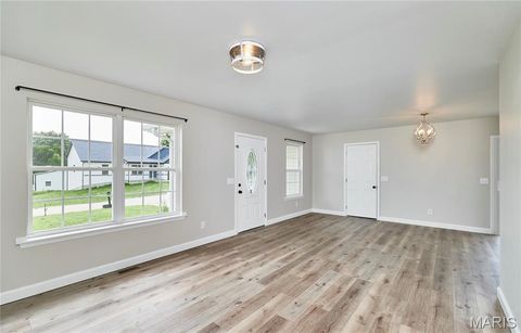 Tiny photo for 281 West Avenue, Winfield, MO 63389 (MLS # 25055442)