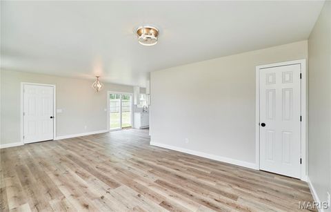 Tiny photo for 281 West Avenue, Winfield, MO 63389 (MLS # 25055442)