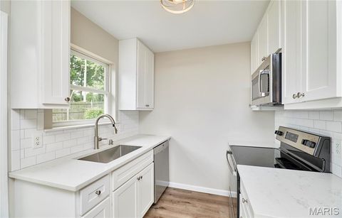 Tiny photo for 281 West Avenue, Winfield, MO 63389 (MLS # 25055442)