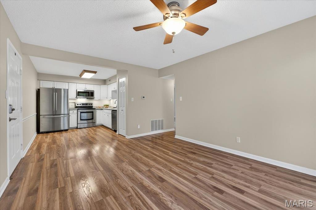Victoria Crossing Condo Ph Two - Residential