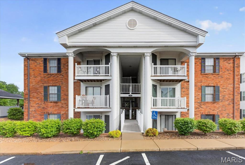 Victoria Crossing Condo Ph Two - Residential