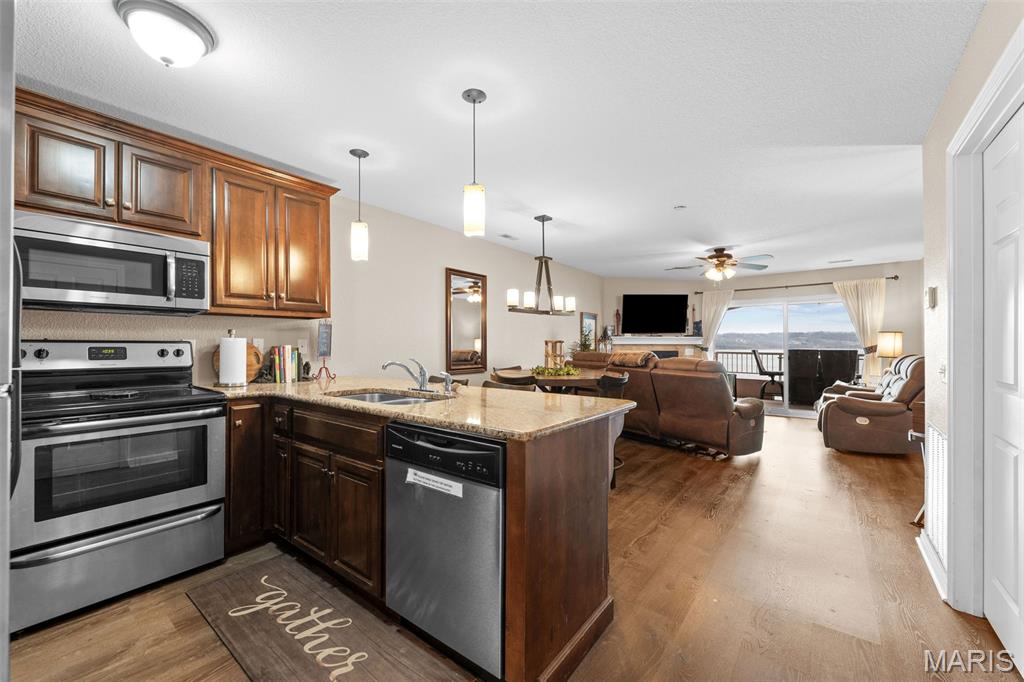 Emerald Pointe - Residential
