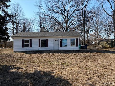 Photo of 1322 Casey Avenue, St Clair, MO 63077 (MLS # 26011091)