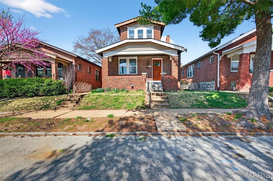 If you are looking for an updated house with 3 large bedrooms and 2 bathrooms in a great neighborhood, then this is the one to see and purchase.   House was updated with new kitchen, new appliances, new flooring, new painting, new roof (Installed 7-2025) all rooms painted, new bathroom fixtures and vanities, clean basement, 100 amp circuit breakers, ceiling fans, and a small office.  There is a parking pad in the back yard and there is plenty of parking on the street.  The back porch was replaced with a new covered deck.  And since the house is in south city, there are stained glass windows in the front living room and other locations throughout the house.  The basement floor has a grey epoxy type of flooring.

It is like you are buying a new house.  Come see the house soon so you can move in before summer.