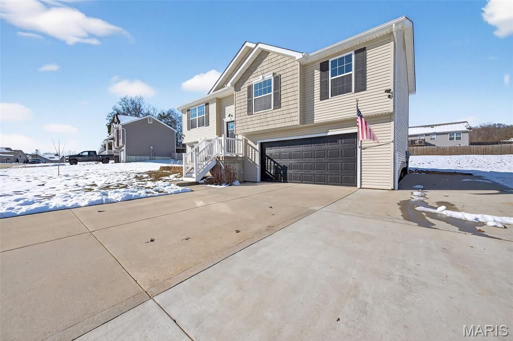 Photo of 127 Creekside Drive, Winfield, MO 63389 (MLS # 25079499)