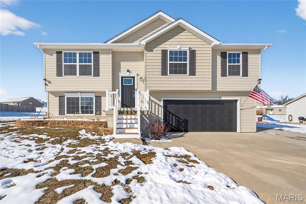 Photo of 127 Creekside Drive, Winfield, MO 63389 (MLS # 25079499)