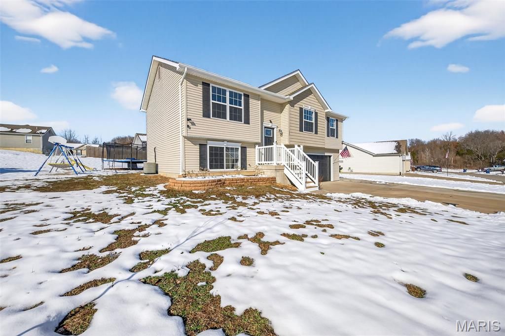 Photo of 127 Creekside Drive, Winfield, MO 63389 (MLS # 25079499)