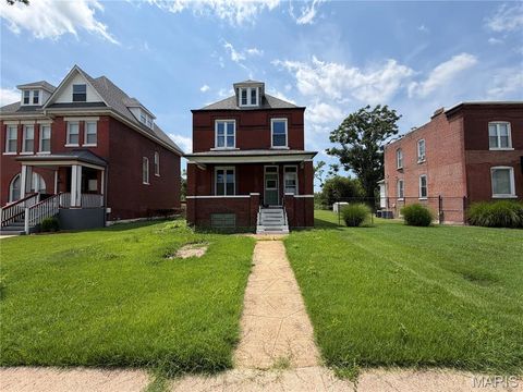 Photo of 4806 Hammett Place, St Louis, MO 63113 (MLS # 26046568)