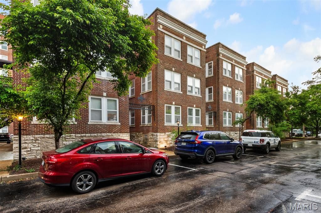 Photo of 5350 Pershing Avenue #4A, St Louis, MO 63112 (MLS # 26027498)