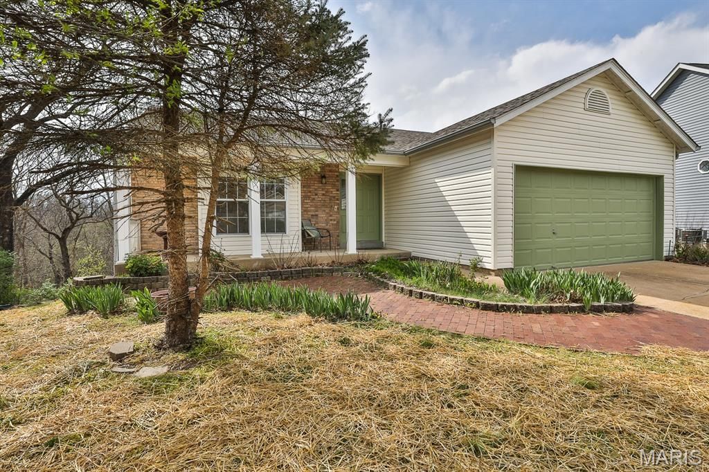 Photo of 853 Crescent Ridge Dr, Valley Park, MO 63088 (MLS # 26020457)