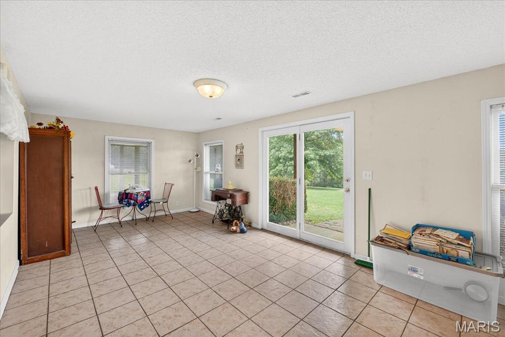 De Soto, Missouri 63020, United States, 3 Bedrooms Bedrooms, ,4 BathroomsBathrooms,Residential,Active,173632