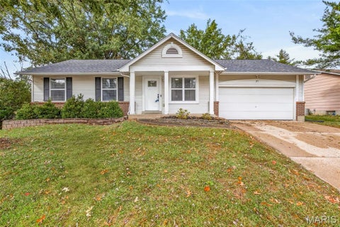 Photo of 37 Royal Oaks Drive, OFallon, MO 63366 (MLS # 26066912)