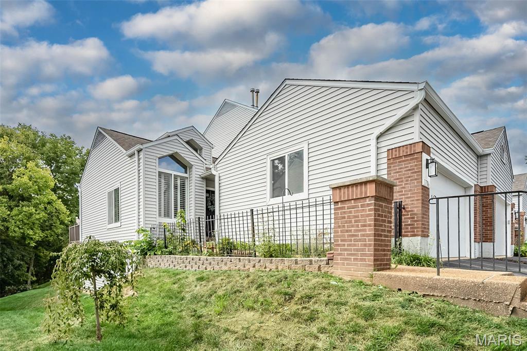 1706 Ridgeview Circle Drive