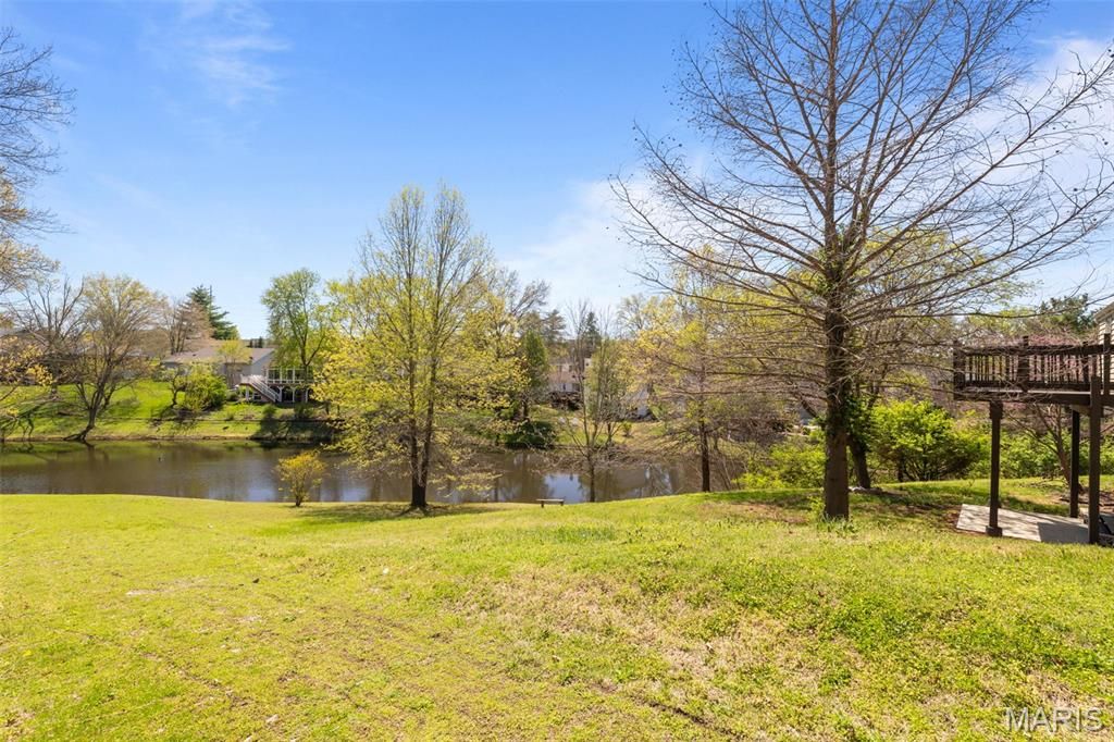 Photo of 210 Vistaoak Court, Ballwin, MO 63021 (MLS # 26020282)