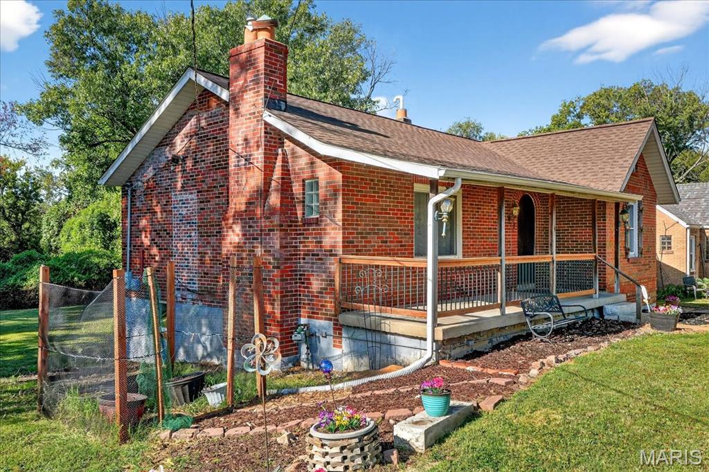 St Louis, Missouri 63114, United States, 3 Bedrooms Bedrooms, ,2 BathroomsBathrooms,Residential,Active,221777