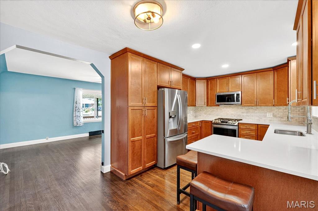 St Louis, Missouri 63114, United States, 3 Bedrooms Bedrooms, ,2 BathroomsBathrooms,Residential,Active,221777