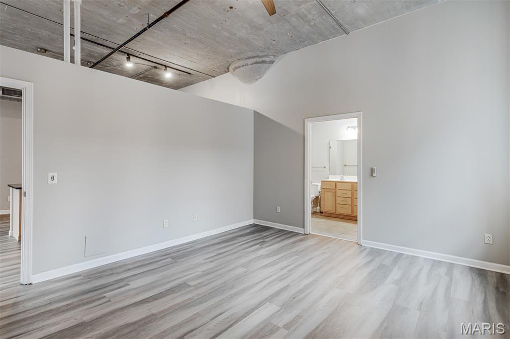 St Louis, Missouri 63103, United States, 2 Bedrooms Bedrooms, ,2 BathroomsBathrooms,Residential,Active,254506