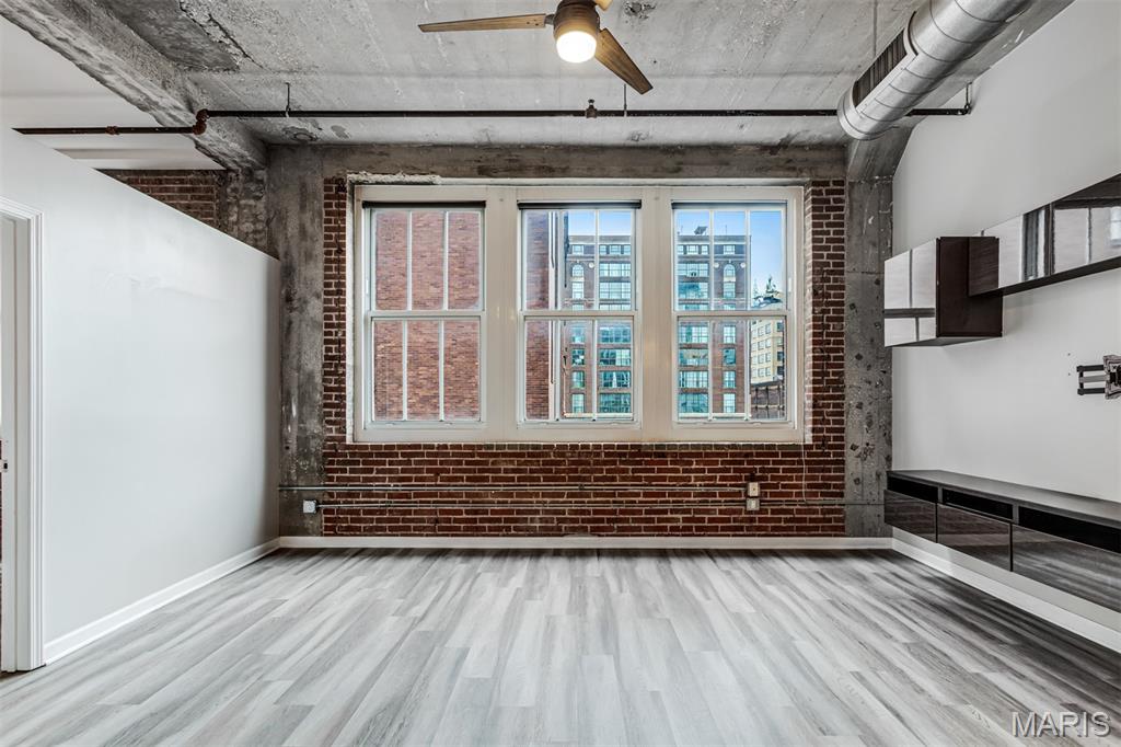 St Louis, Missouri 63103, United States, 2 Bedrooms Bedrooms, ,2 BathroomsBathrooms,Residential,Active,254506