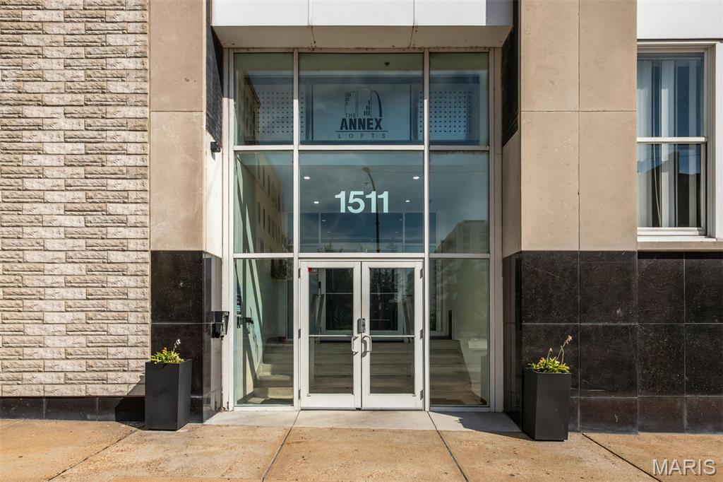 St Louis, Missouri 63103, United States, 2 Bedrooms Bedrooms, ,2 BathroomsBathrooms,Residential,Active,254506