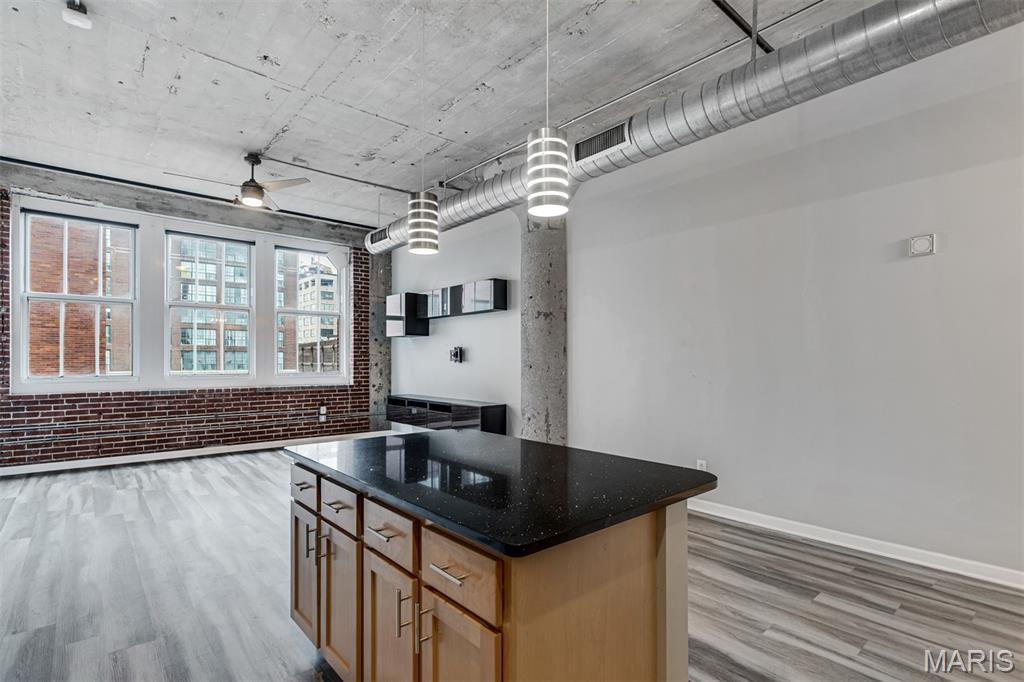 St Louis, Missouri 63103, United States, 2 Bedrooms Bedrooms, ,2 BathroomsBathrooms,Residential,Active,254506