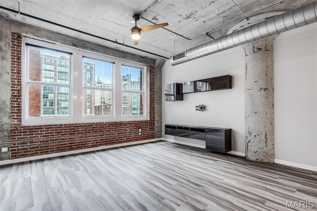 St Louis, Missouri 63103, United States, 2 Bedrooms Bedrooms, ,2 BathroomsBathrooms,Residential,Active,254506