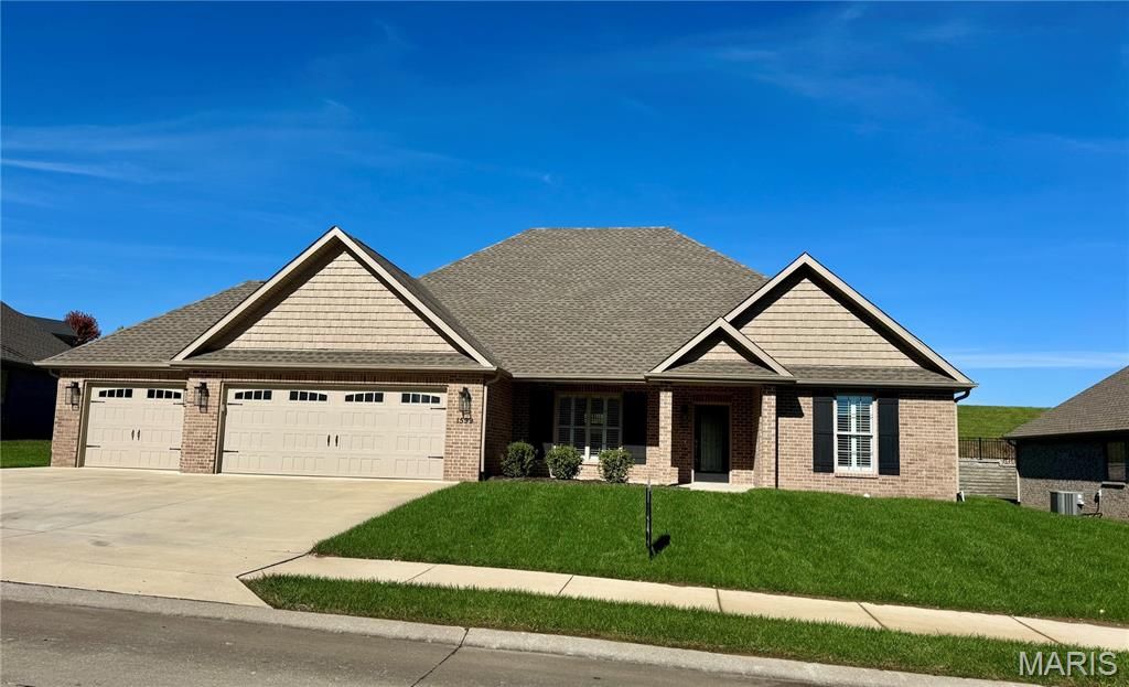 Photo of 1599 Helmsdale Drive, Cape Girardeau, MO 63701 (MLS # 25073615)